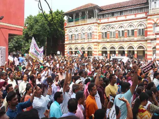 સરકારે સ્વીકારી આ પાંચ માંગ, વીમાની રકમમાં વધારો