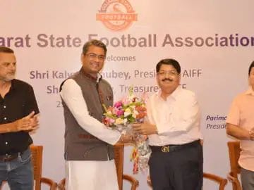 AIFFના નવા અધ્યક્ષ કલ્યાણ ચૌબેનું સન્માન