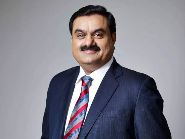 અદાણીને પાછળ રાખી બેઝોસ ફરી ચોથા ક્રમે
