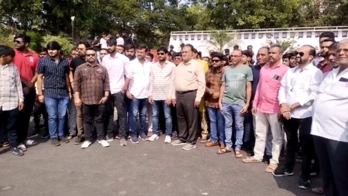 રાજકોટ શહેરની પશ્ચિમ બેઠક પર અનડકટને ટિકિટ આપવા રઘુવંશી સમાજ મેદાને