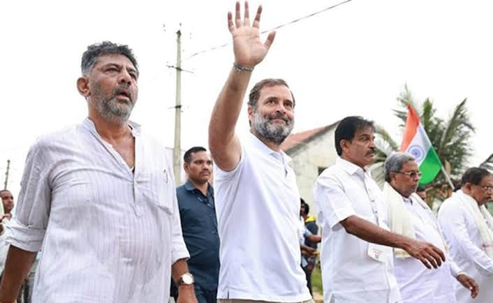 મહારાષ્ટ્ર સરકારને પડકાર