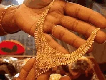 સોનું ₹1,648 ઘટીને ₹1.23 લાખ પર આવ્યું, ચાંદીનું ₹1.51 લાખ પ્રતિ કિલોના ભાવે વેણાણ
