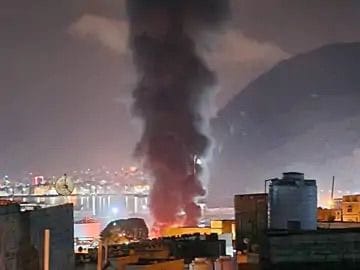 સાઉદી અરબનો યમનના મુકલ્લા પોર્ટ પર હવાઈ હુમલો