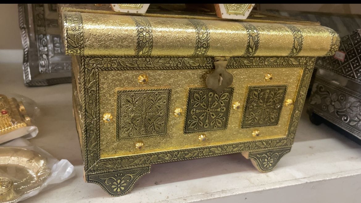 પરંપરા અને પ્રગતિના સુમેળનું અનોખું પ્રતિક : રાજકોટ જિલ્લાના જસદણ તાલુકાનો હેન્ડીક્રાફ્ટ ઉદ્યોગ : નાના-મોટા ૧૦૦થી વધુ યુનિટ કાર્યરત : ૭ હજારથી વધુ લોકો રોજગારી મેળવી રહ્યા છે