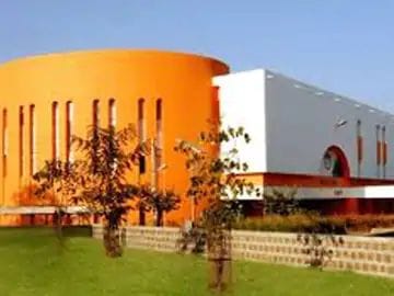 રાજકોટ પરીક્ષામાં ચોરી પકડાય તો વિદ્યાર્થી ઉપરાંત કોલેજ સામે પણ કાર્યવાહી કરો