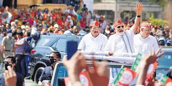 પીએમને ગિફ્ટમાં મળેલી ટી-શર્ટની બોલી ~55 લાખ!
