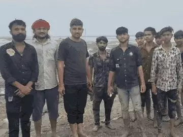 કચ્છના નાના રણમાં 18 કલાકથી ફસાયેલા 9 લોકોનું રેસ્ક્યૂ
