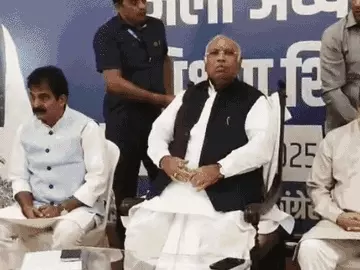 ગુજરાતની ધરતી પરથી ખડગેના BJP પર પ્રહાર