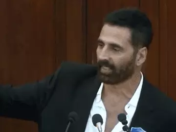 અક્કીની 13 વર્ષની દીકરીને અજાણ્યા શખ્સે અશ્લીલ મેસેજ કર્યો!