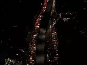 સુરતમાં દિલ્હી-મુંબઈ જેવો ટ્રાફિકજામ, મેટ્રો અને રેલવે સ્ટેશન રિડેવલોપમેન્ટના કારણે 5 KMના રોડ પર વાહનોના થપ્પા